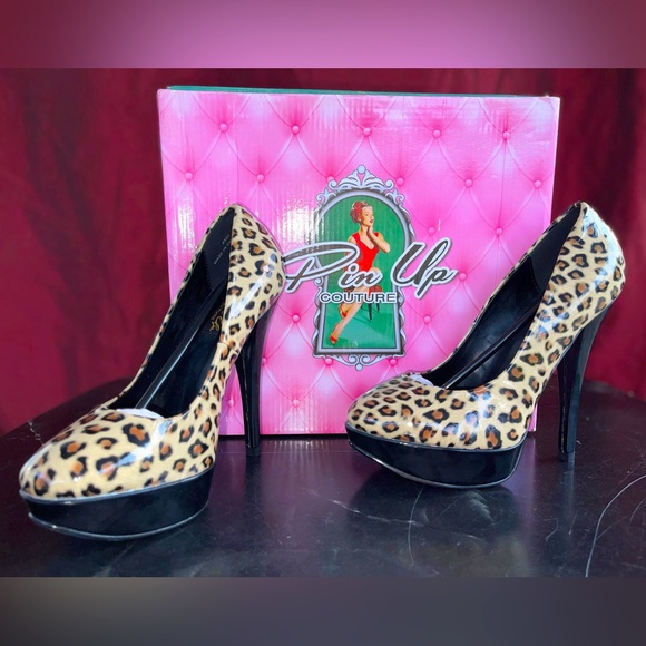 Leopard Print Pinup Style Heels - Picture 2 of 4